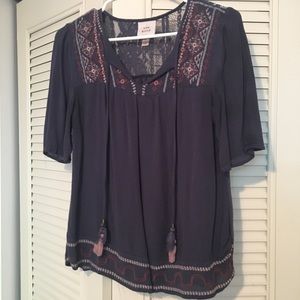 Short sleeve dark blue casual T Shirt. Size small